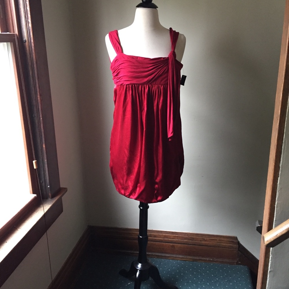 BCBG MAXAZRIA Knit Jersey Dress  Red size 0. NWT